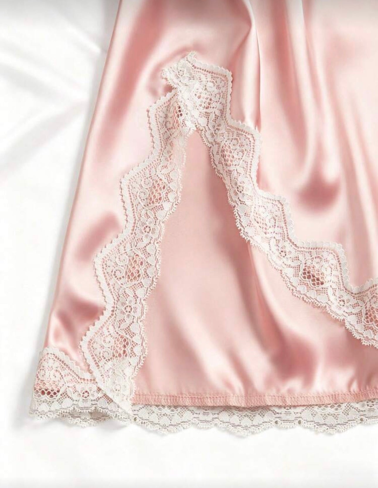 Vibe Lingerie — Silk Temptation Нощница