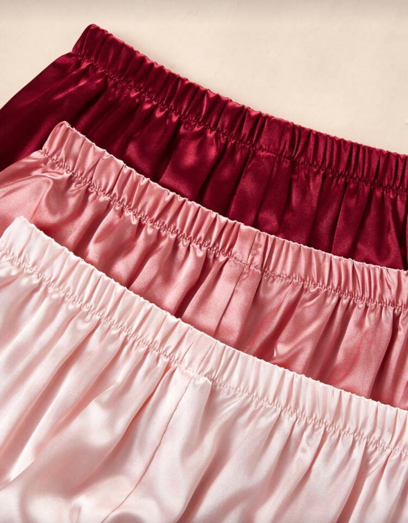 Vibe Lingerie Сатенен Пижамен Комплект RED от 6 части – Елегантност и Комфорт