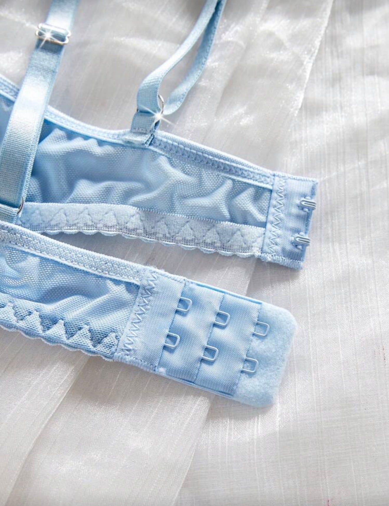 Луксозен комплект бельо от небесносиня дантела