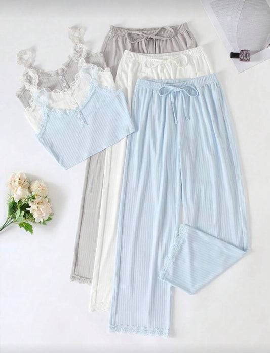 Дамски пижамен комплект с дантела – потник и дълъг панталон 6 части.