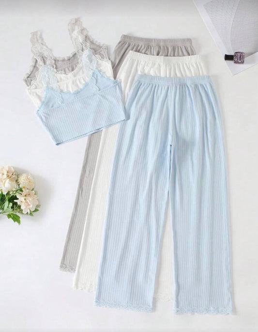 Дамски пижамен комплект с дантела – потник и дълъг панталон 6 части.