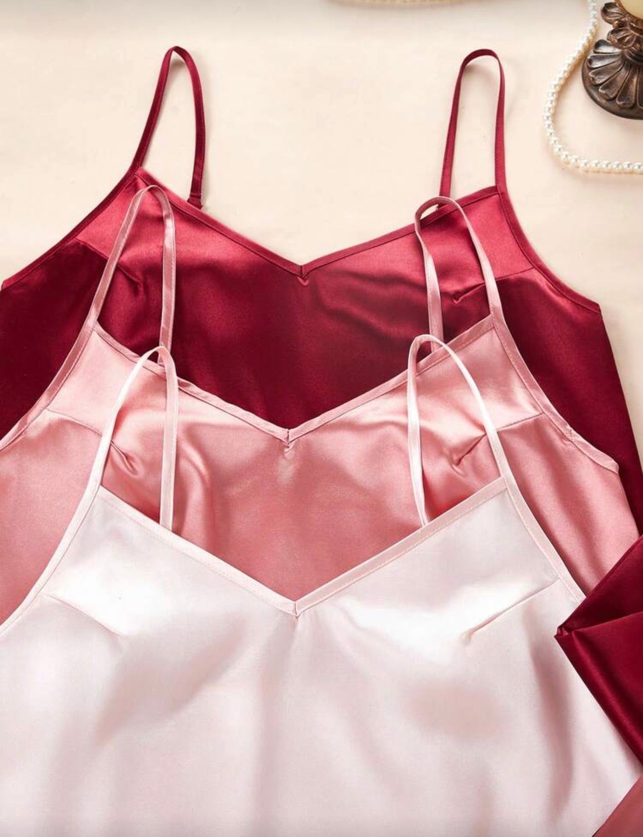 Vibe Lingerie Сатенен Пижамен Комплект RED от 6 части – Елегантност и Комфорт